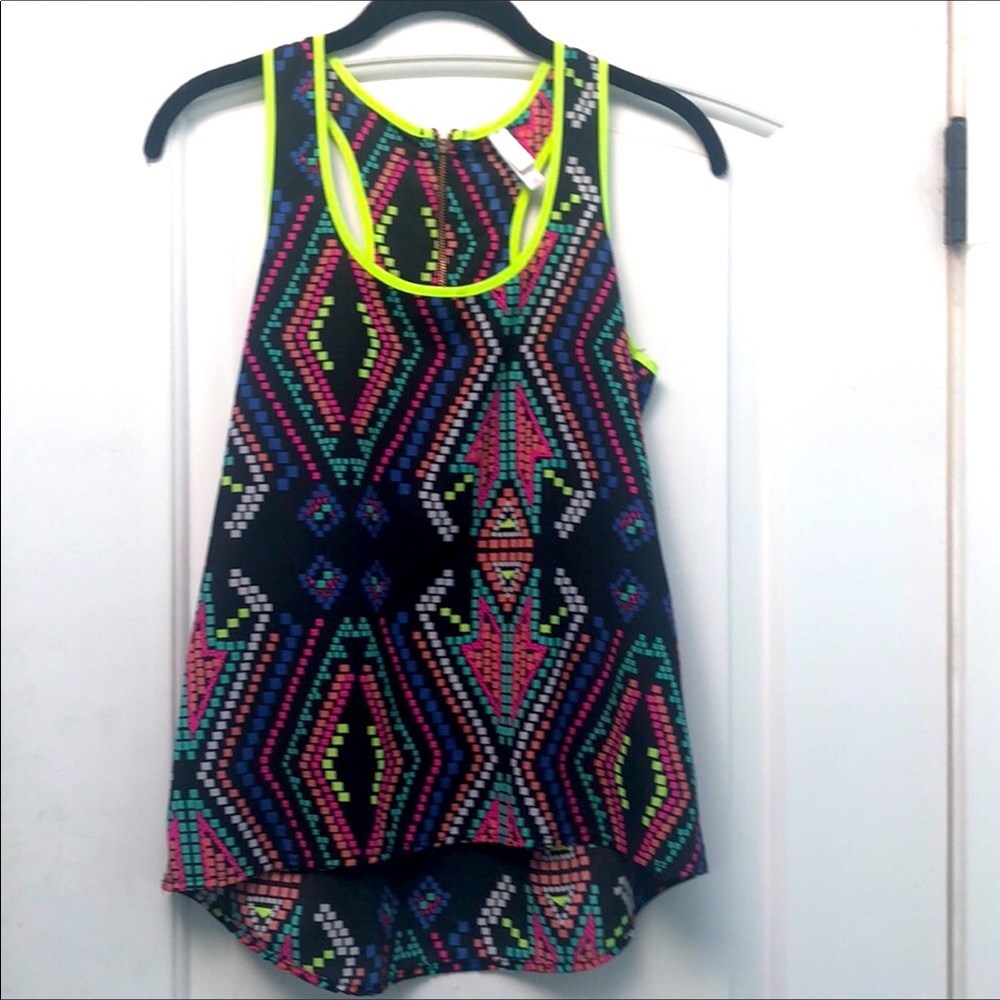 Xhiliration graphic tank sz XS